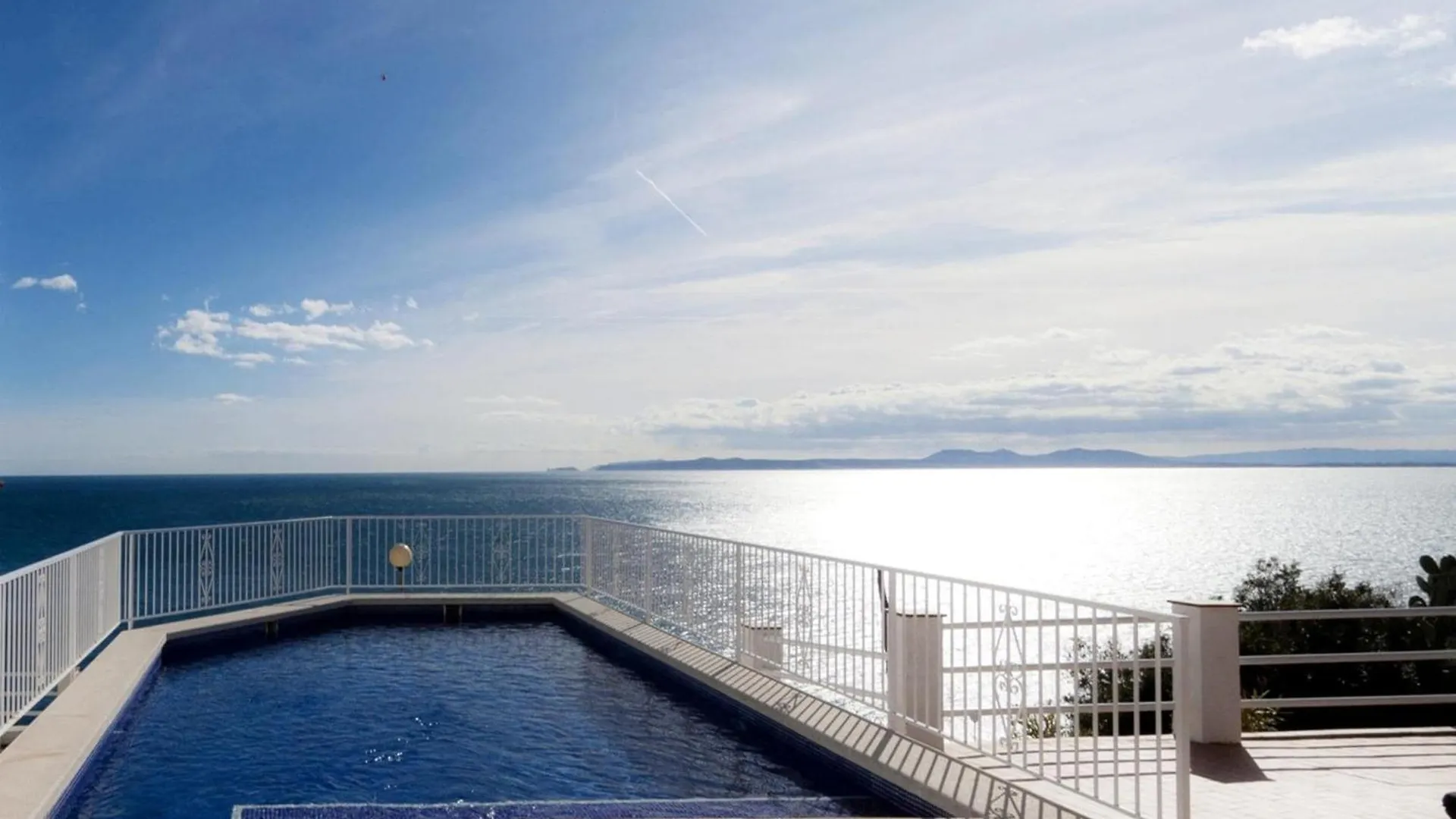 Cozy Apartment In Roses For A Family By The Sea Spanien